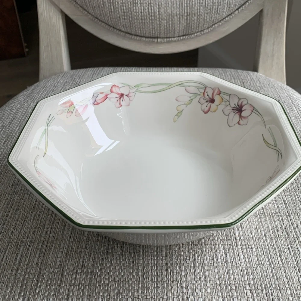 Johnson Brothers UK SANDRINGHAM Serving Bowl